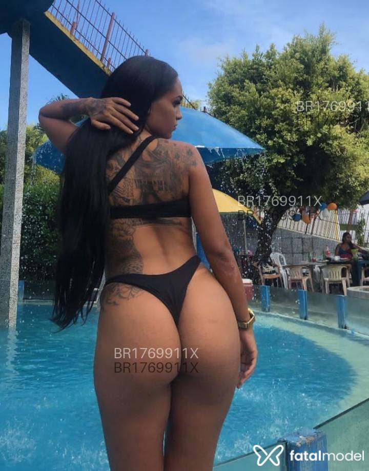 Acompanhante mulher com cabelo castanho de olhos castanhos - Jade Ferraz Acompanhante mulher com cabelo castanho de olhos castanhos - Jade Ferraz
