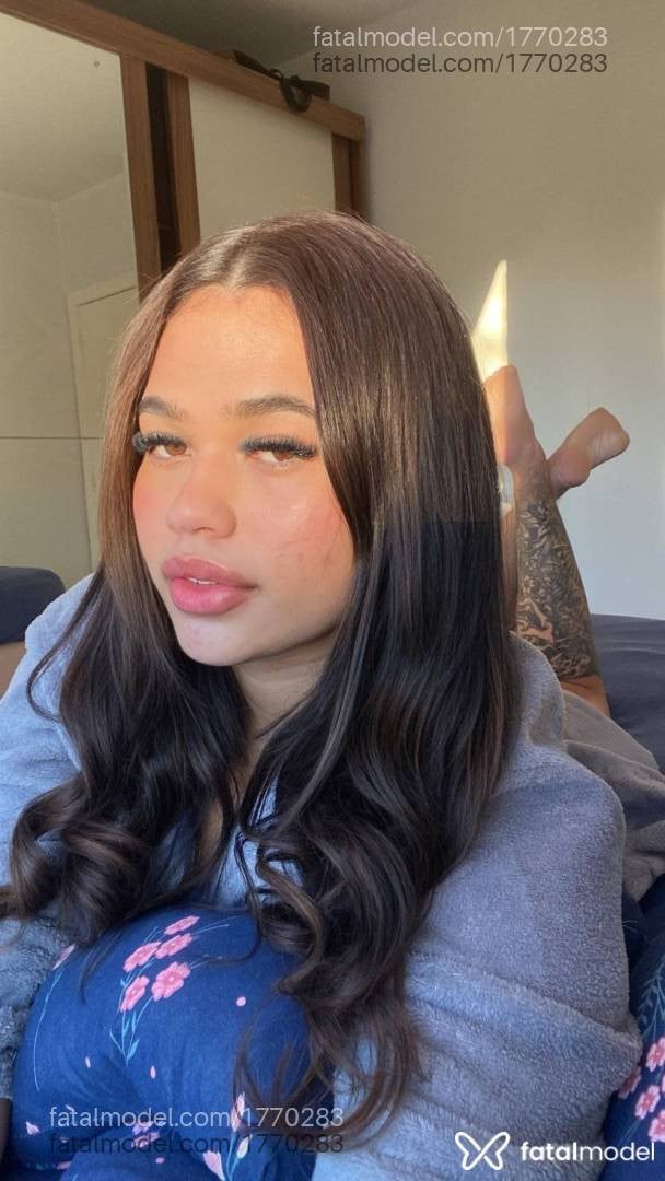 Acompanhante mulher com cabelo castanho de olhos mel em Cascavel - Millena