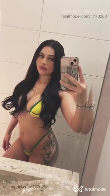 Acompanhante mulher com cabelo castanho de olhos mel em Cascavel - Millena