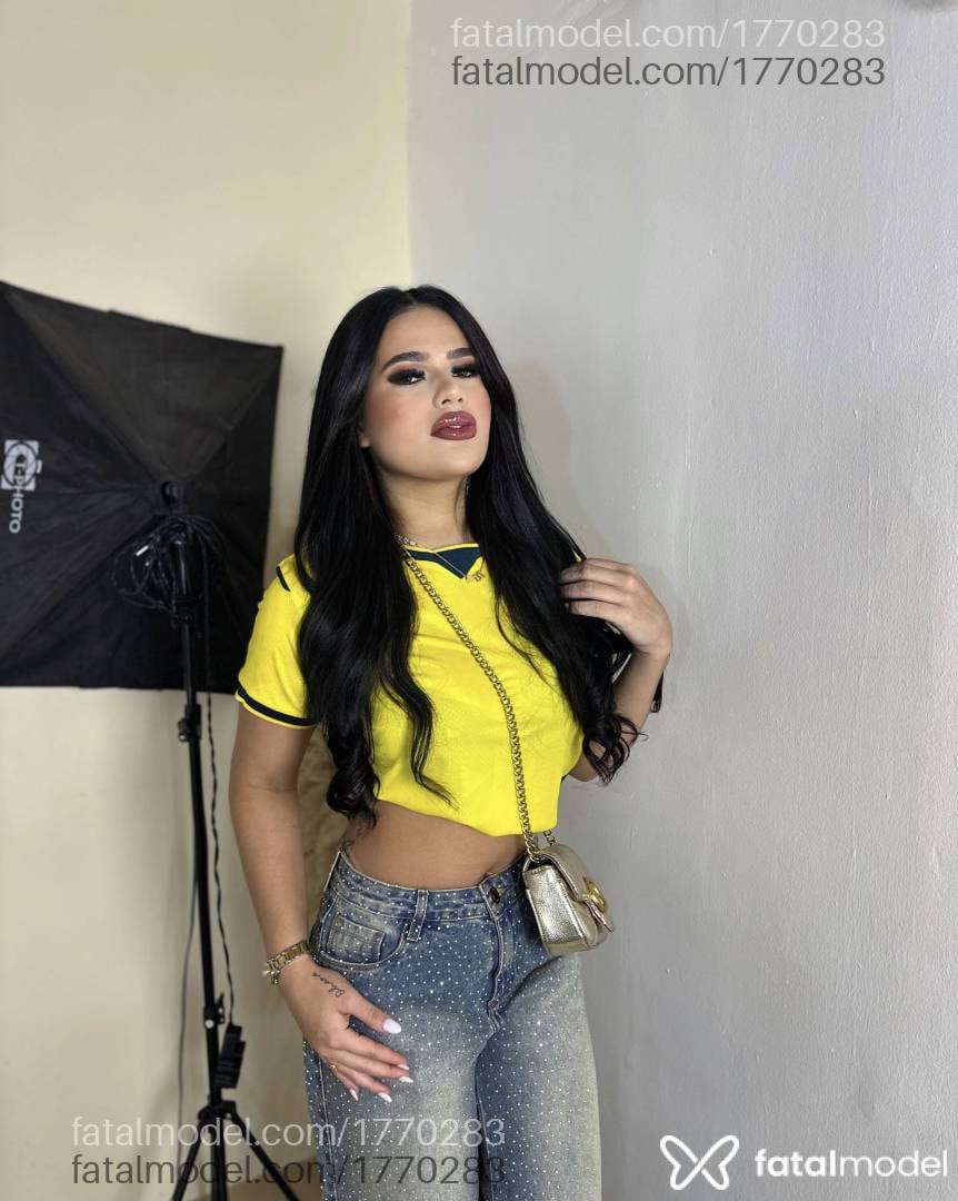 Acompanhante mulher com cabelo castanho de olhos mel em Cascavel - Millena