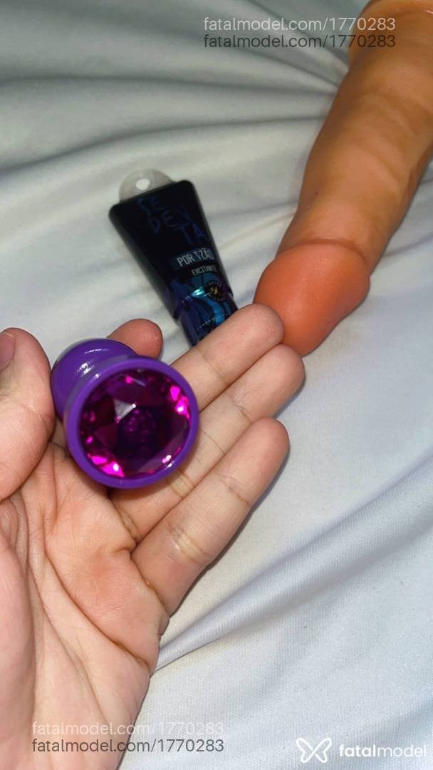 Acompanhante mulher com cabelo castanho de olhos mel - Millena