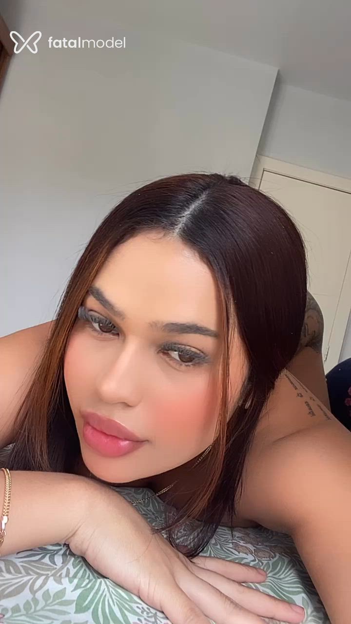 Acompanhante mulher com cabelo castanho de olhos mel em Cascavel Acompanhante mulher com cabelo castanho de olhos mel em Cascavel - Millena