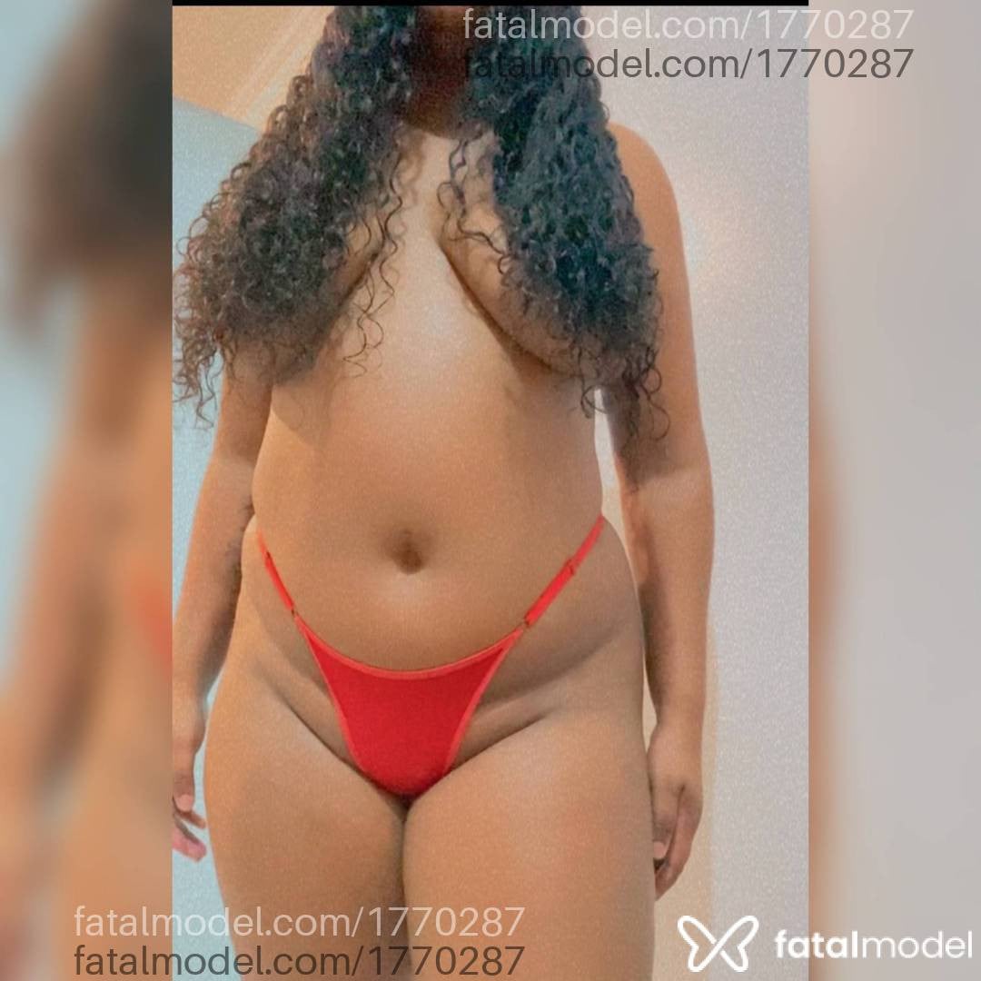 Acompanhante mulher morena (o) de olhos pretos - Marcela