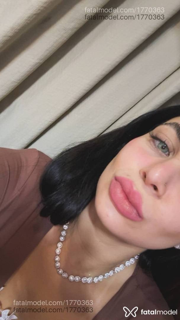 Acompanhante mulher loira (o) de olhos verdes - Laís Borges