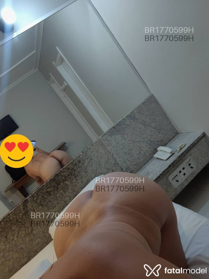 Acompanhante mulher com cabelo castanho de olhos azuis em Macaé - Melissa Antunes