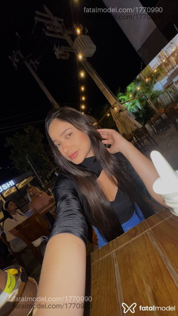 Acompanhante mulher loira (o) de olhos castanhos em Caruaru - Jade Sales