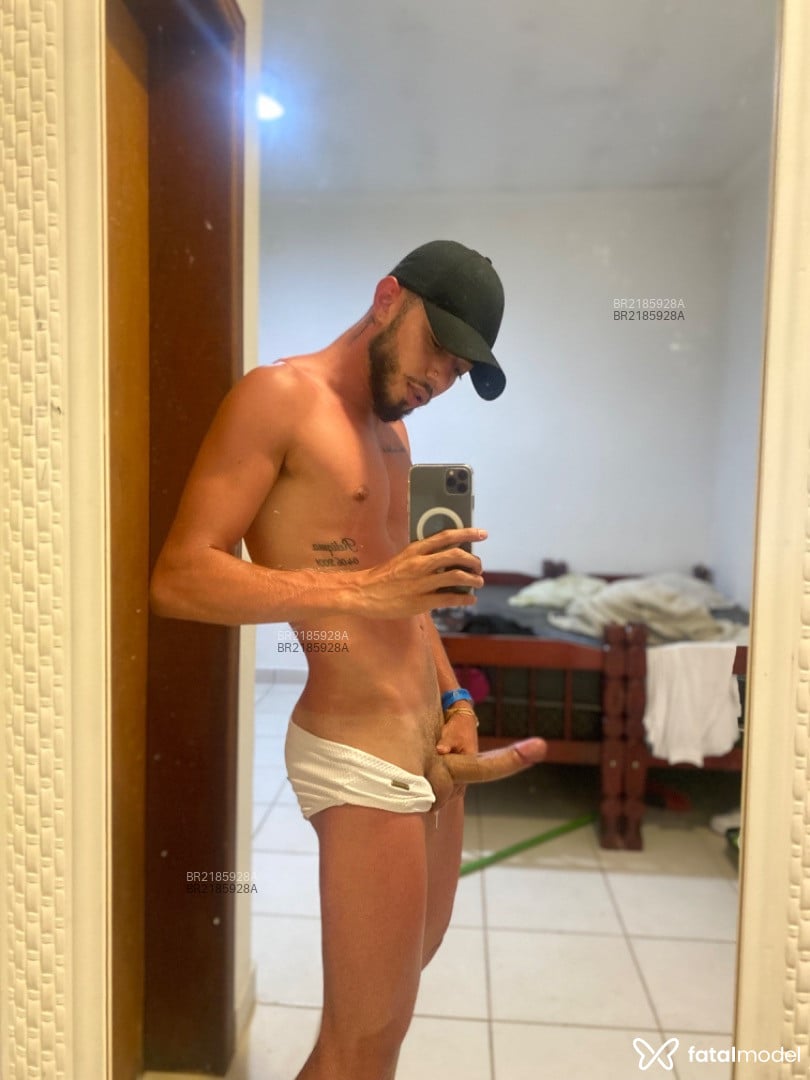 Acompanhante homem com cabelo castanho de olhos castanhos em Sorocaba Acompanhante homem com cabelo castanho de olhos castanhos em Sorocaba - Gabriel Sales