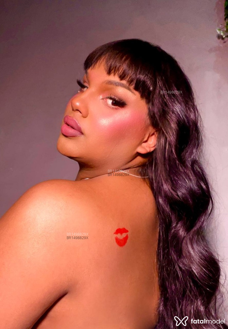 Acompanhante mulher trans morena (o) de olhos castanhos em São Paulo - Isadora Ribeiro