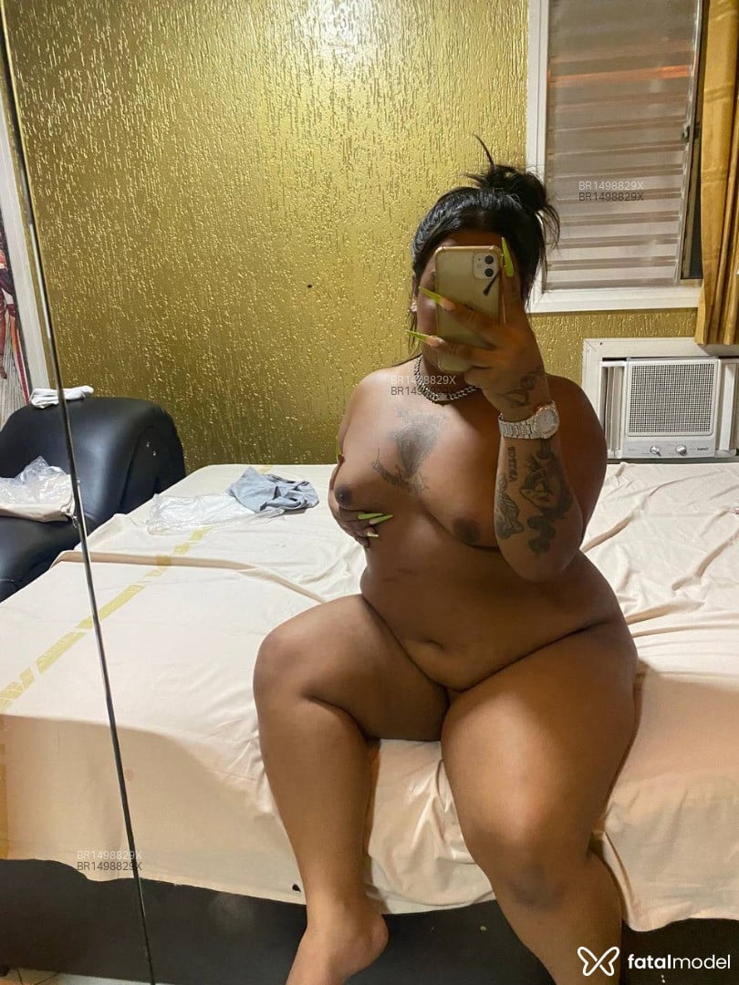 Acompanhante mulher trans morena (o) de olhos castanhos em São Paulo - Isadora Ribeiro