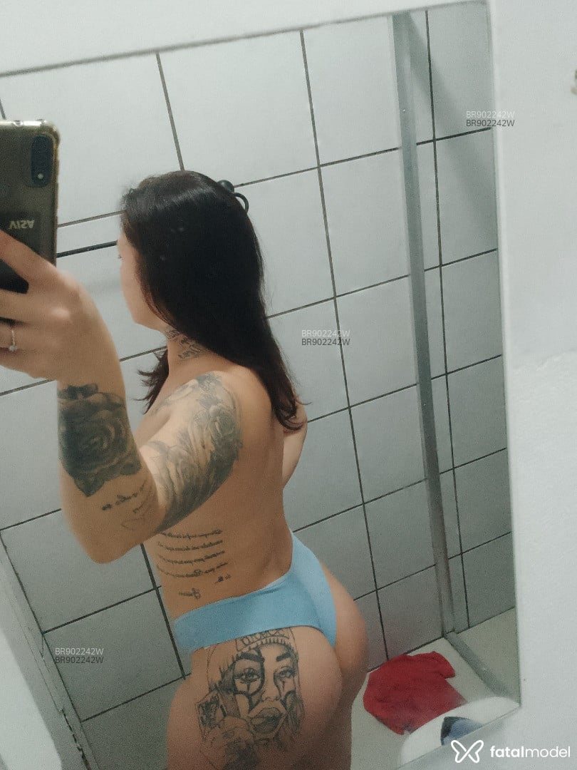 Acompanhante mulher loira (o) de olhos mel em Curitiba - Loira Fogosa