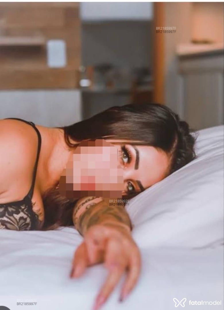 Acompanhante mulher com cabelo castanho de olhos verdes em Maceió - Brenda