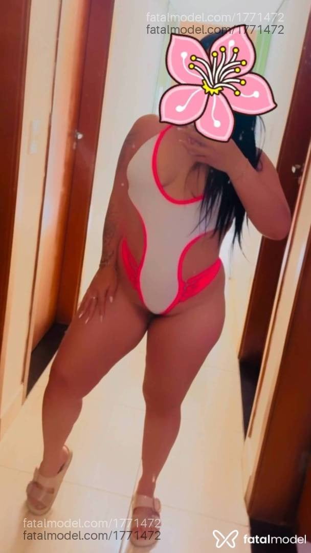 Acompanhante mulher morena (o) de olhos castanhos - Sol