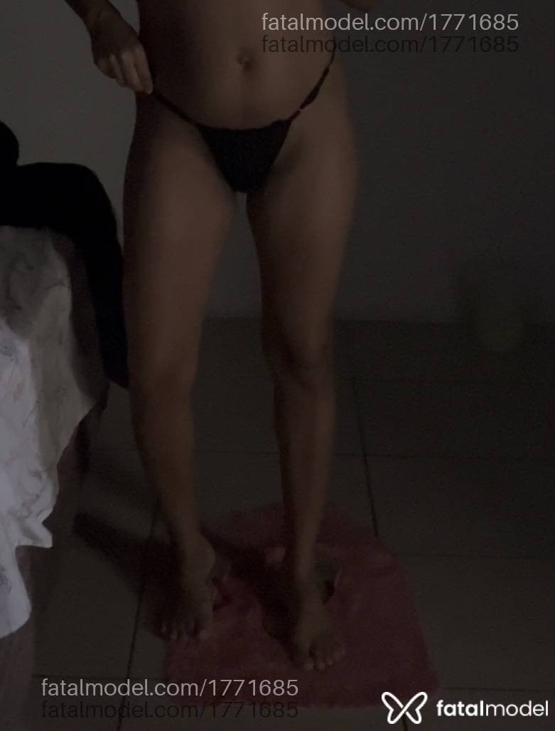 Acompanhante mulher morena (o) de olhos pretos - Vivi