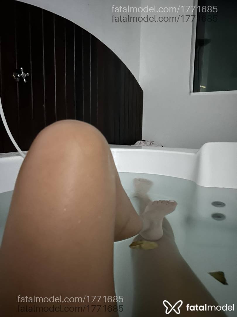 Acompanhante mulher morena (o) de olhos pretos - Vivi
