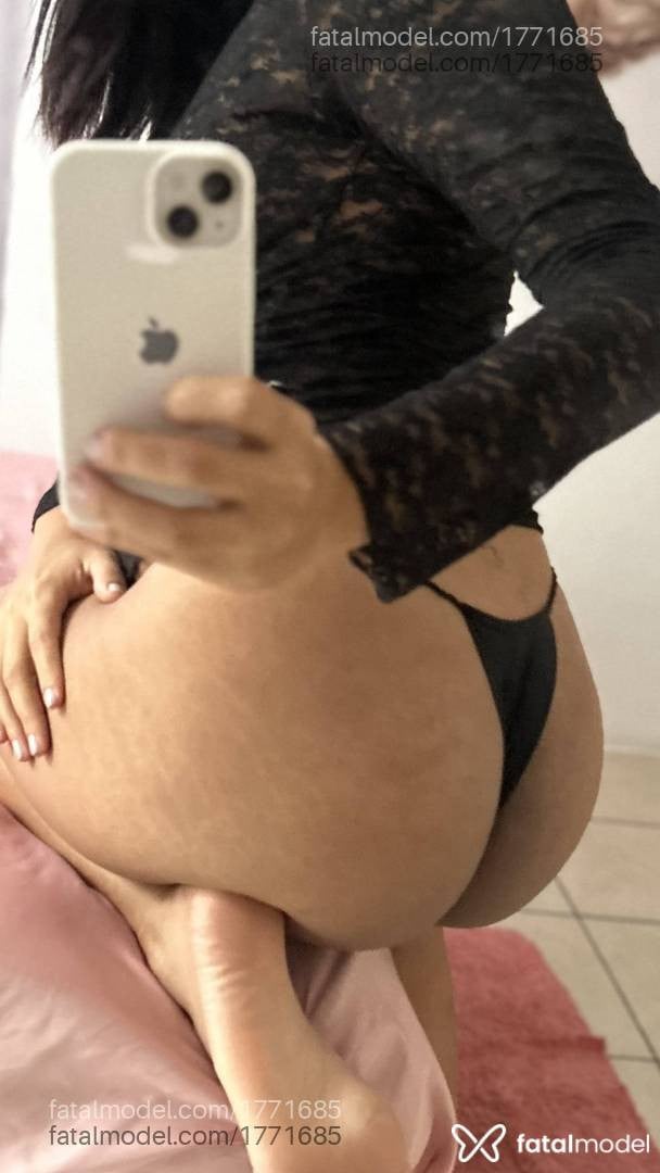 Acompanhante mulher morena (o) de olhos pretos - Vivi
