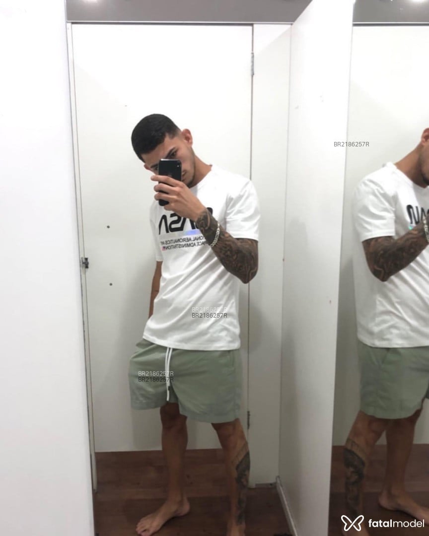 Acompanhante homem morena (o) de olhos castanhos em Balneário Camboriú - Joaquim