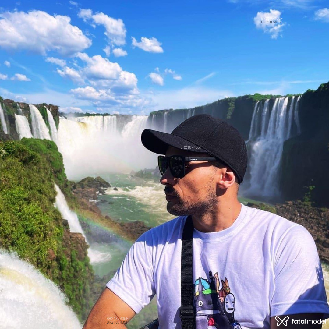 Acompanhante homem sem cabelo de olhos castanhos em Florianópolis - Mateus