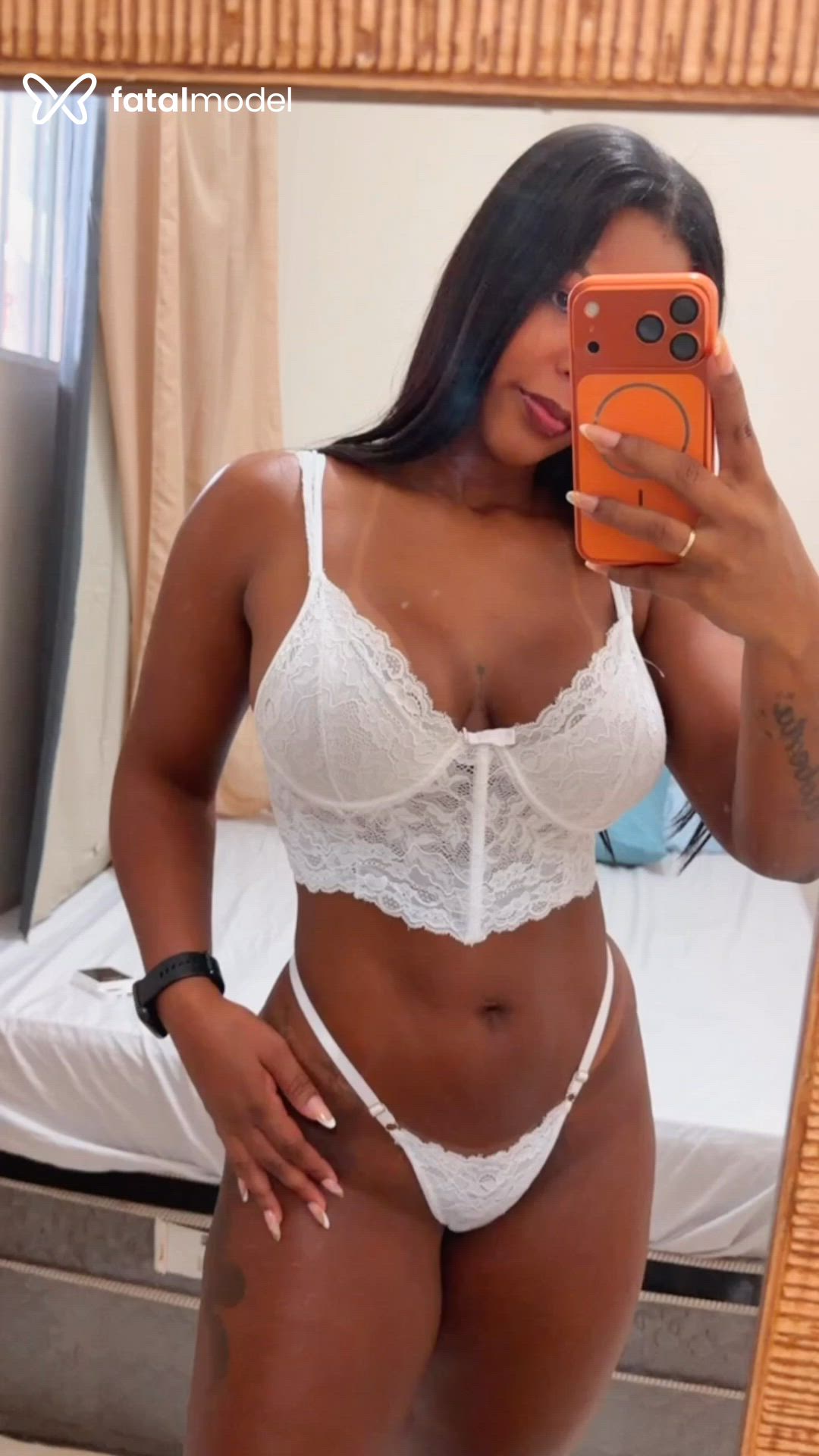 Acompanhante mulher morena (o) de olhos pretos - Maya Rangel