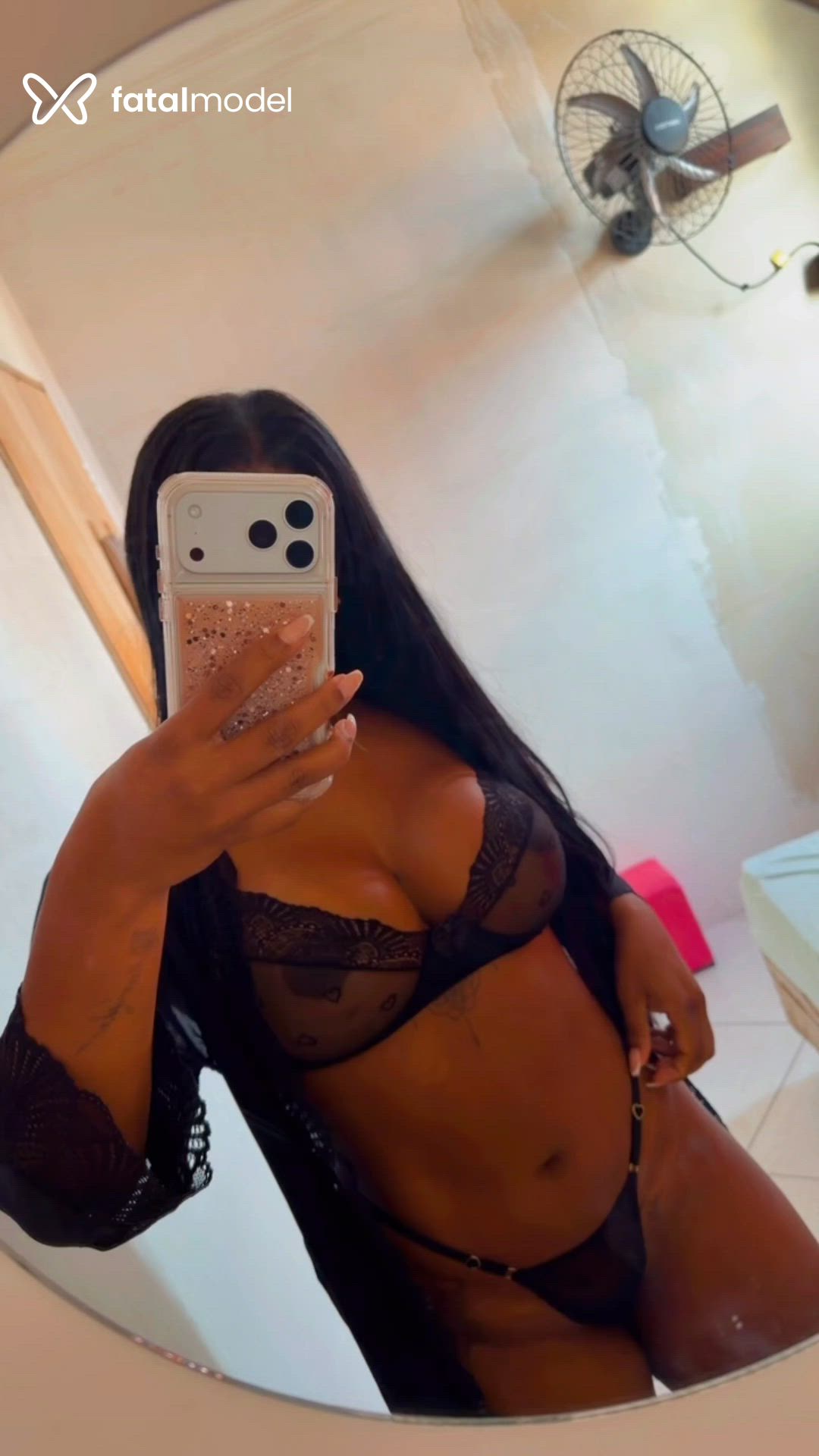 Acompanhante mulher morena (o) de olhos pretos - Maya Rangel