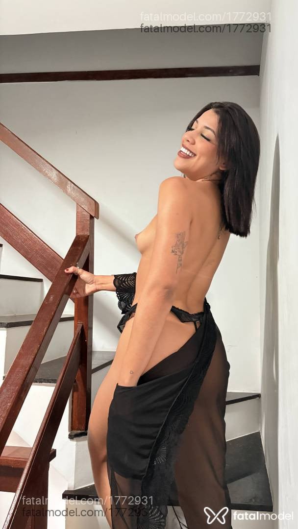 Acompanhante mulher loira (o) de olhos pretos - Vitória