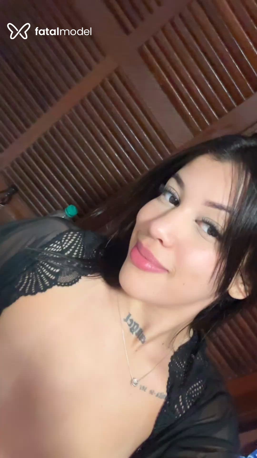 Acompanhante mulher loira (o) de olhos pretos - Vitória