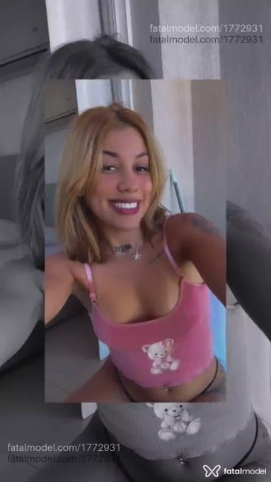 Acompanhante mulher loira (o) de olhos pretos em Macaé Acompanhante mulher loira (o) de olhos pretos em Macaé - Vitória