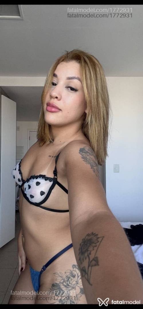 Acompanhante mulher loira (o) de olhos pretos em Macaé - Vitória