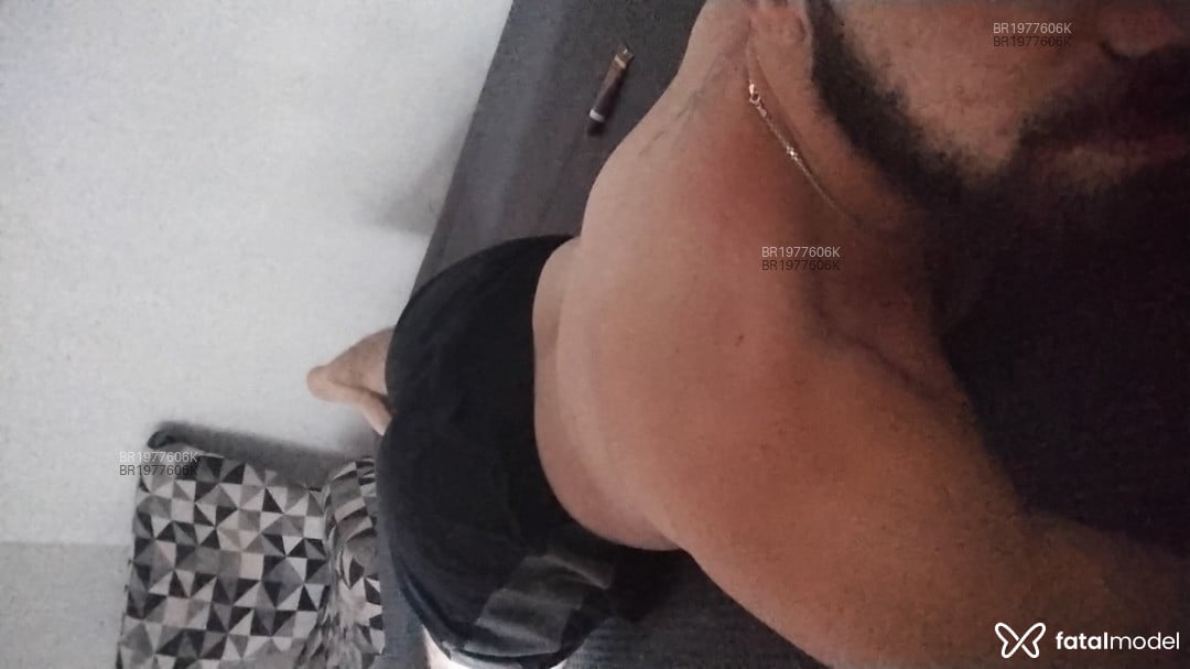 Acompanhante homem com cabelo castanho de olhos castanhos em Vila Velha - Matteo