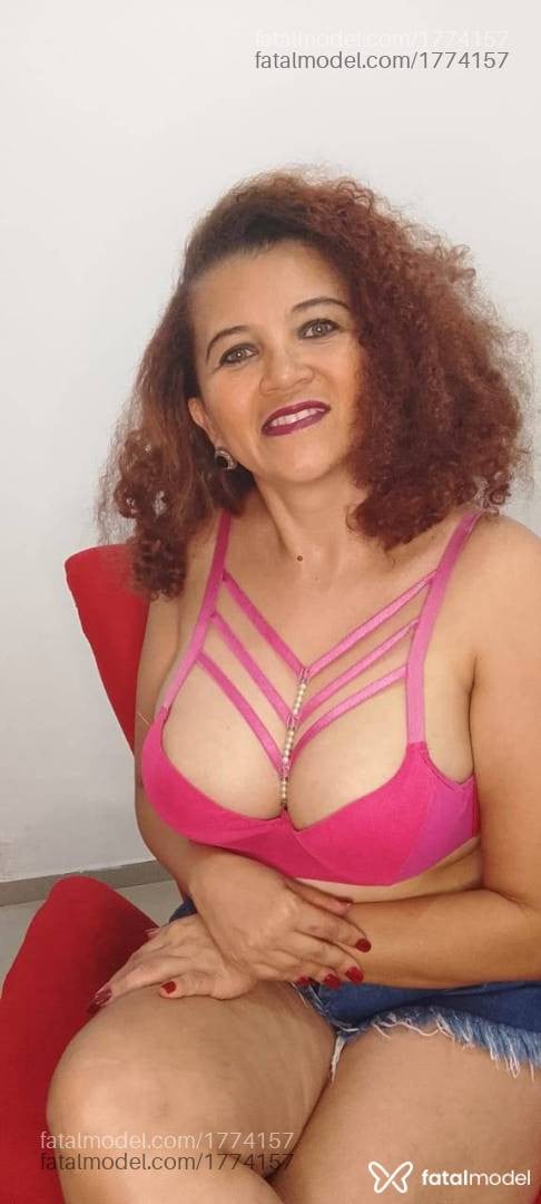 Acompanhante mulher ruiva (o) de olhos verdes em Palmas - Rizia Santorine