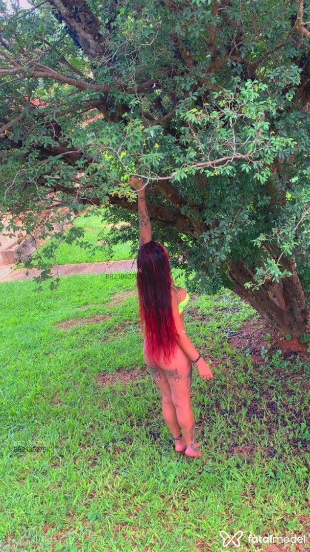 Acompanhante mulher com cabelo colorido de olhos castanhos em São João Del Rei - Penélope