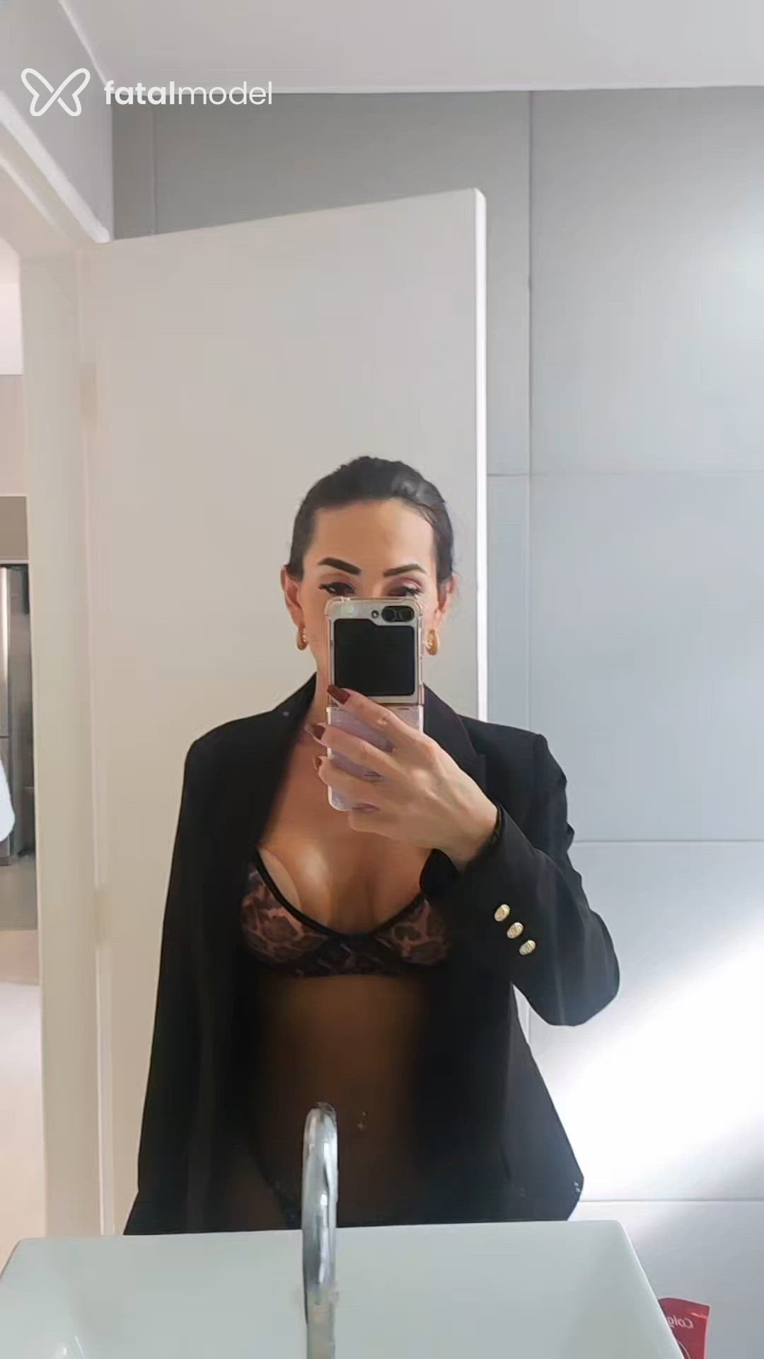 Acompanhante mulher trans morena (o) de olhos castanhos - Bella Pacheco