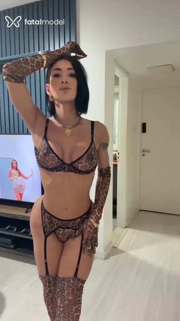 Acompanhante mulher trans morena (o) de olhos castanhos - Bella Pacheco