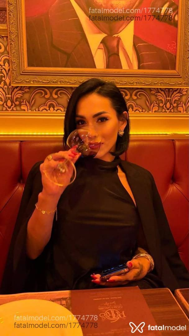 Acompanhante mulher trans morena (o) de olhos castanhos - Bella Pacheco