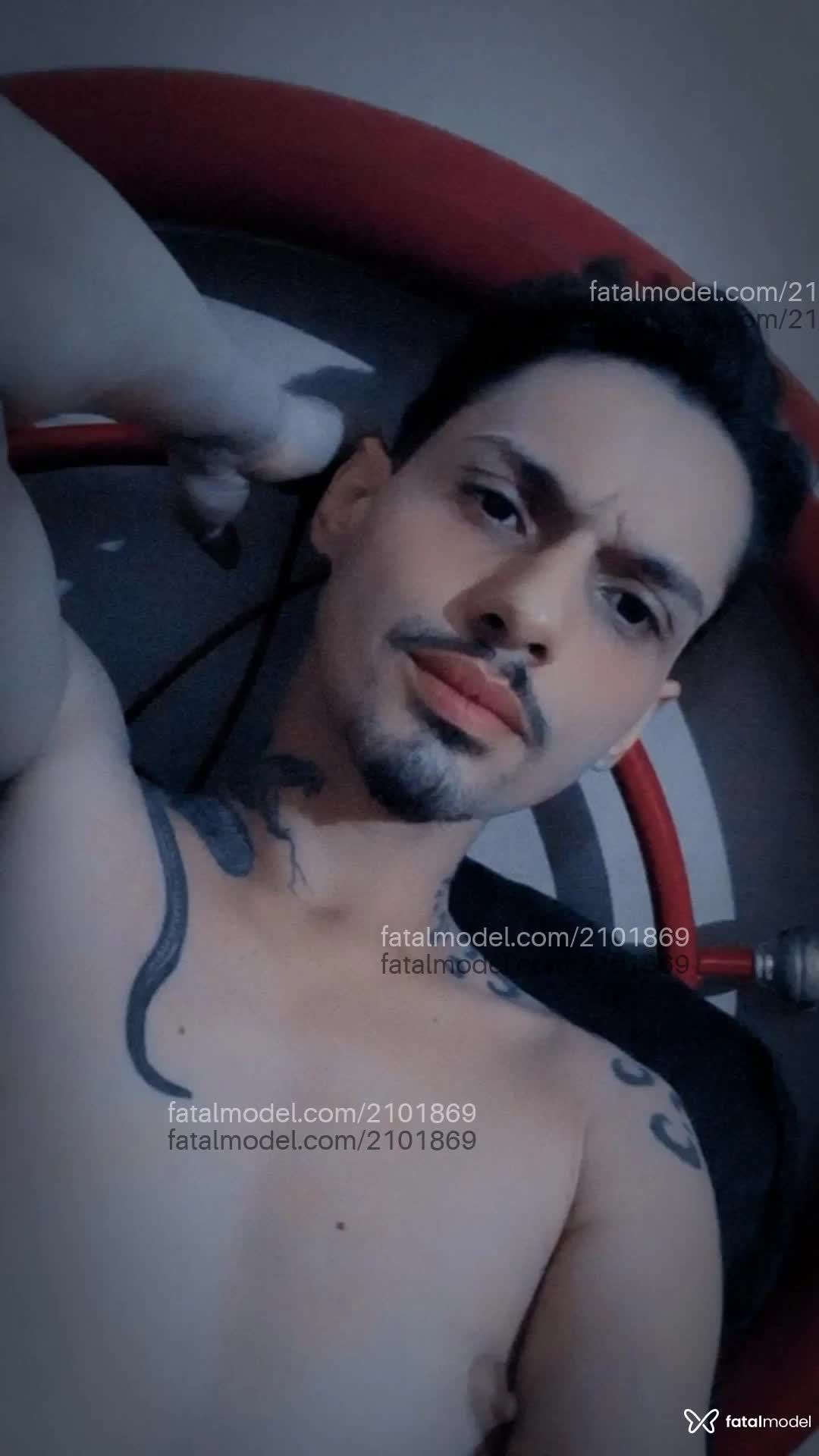 Acompanhante homem com cabelo castanho de olhos castanhos em Avaré Acompanhante homem com cabelo castanho de olhos castanhos em Avaré - Kazan