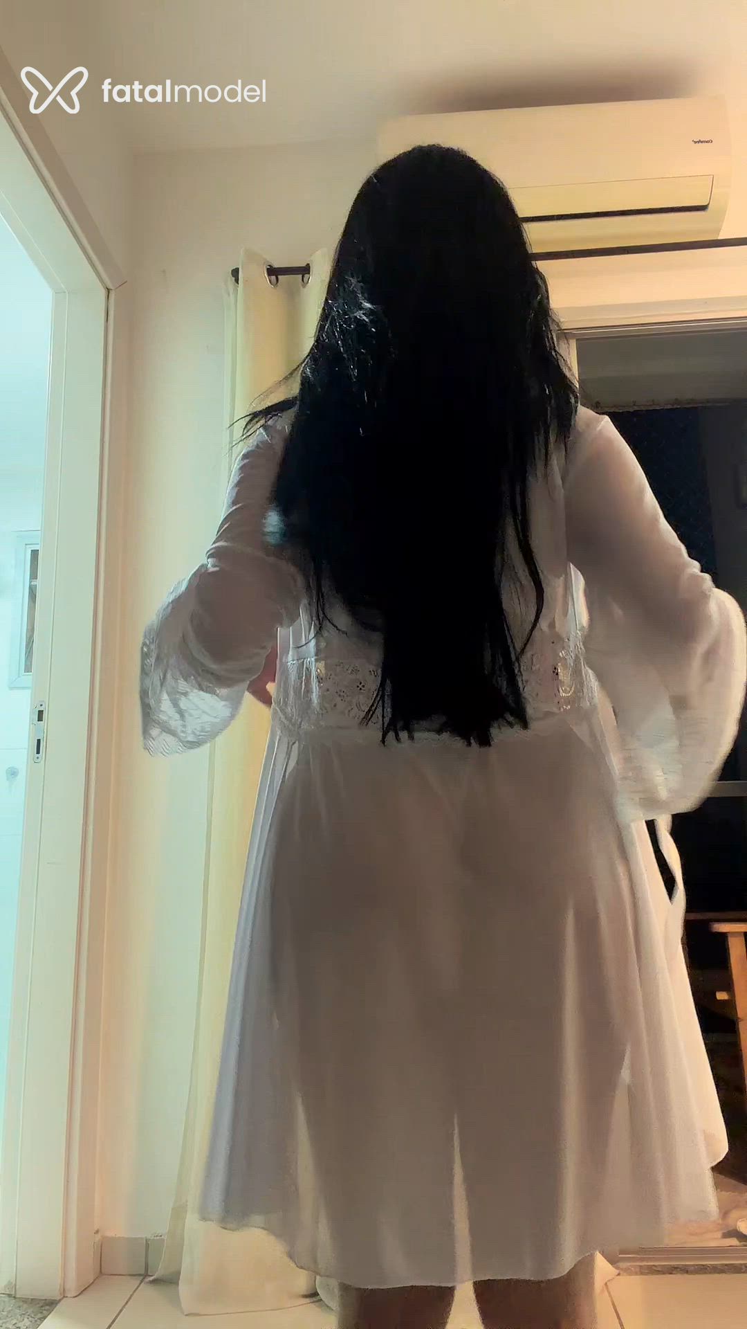 Acompanhante mulher com cabelo castanho de olhos castanhos - Carol Valmont Acompanhante mulher com cabelo castanho de olhos castanhos - Carol Valmont