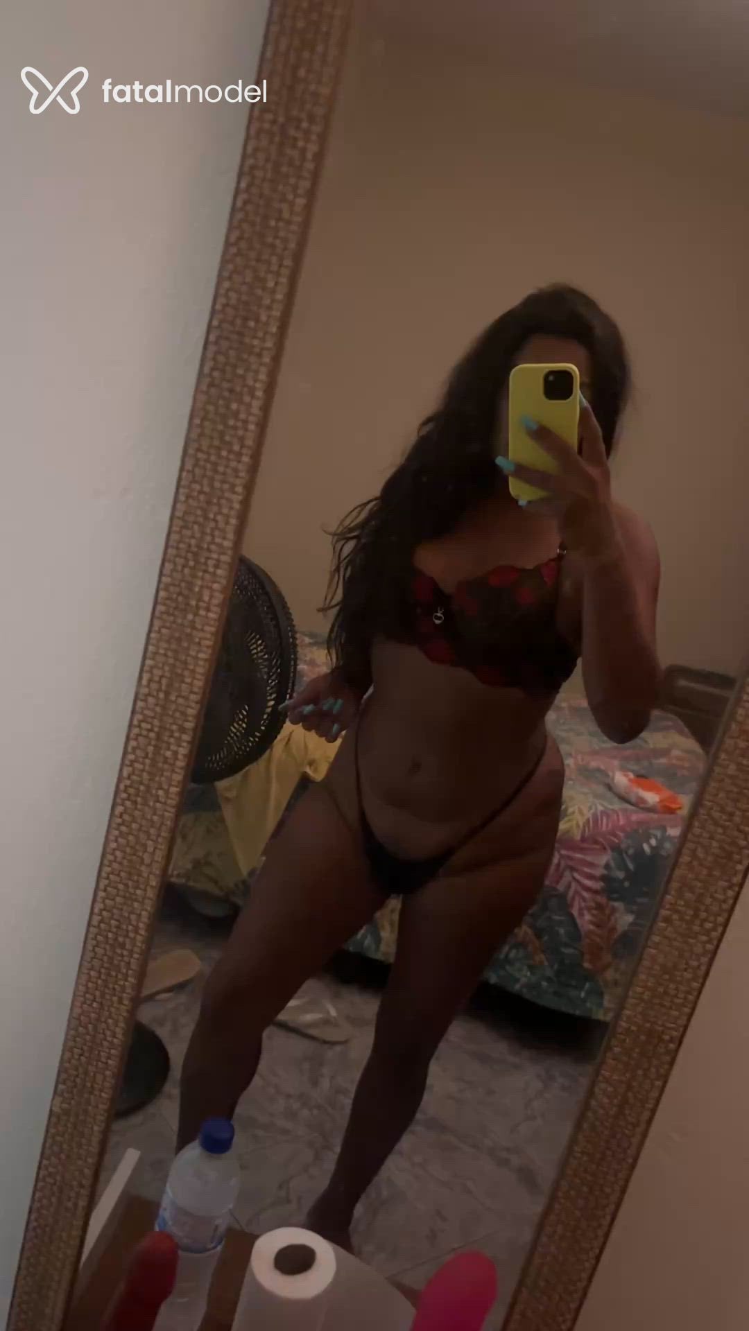 Acompanhante travesti morena (o) de olhos castanhos - Vanessinha