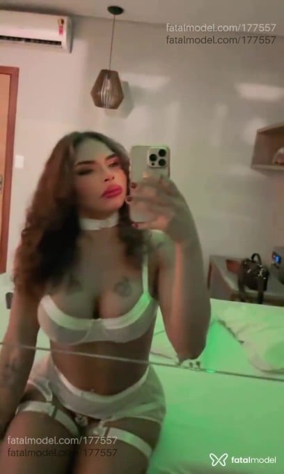 Acompanhante travesti com cabelo castanho de olhos castanhos em Conselheiro Lafaiete - Flavia Alcântara