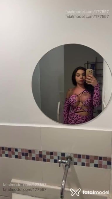 Acompanhante travesti com cabelo castanho de olhos castanhos em Conselheiro Lafaiete - Flavia Alcântara