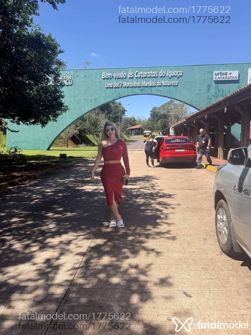 Acompanhante mulher loira (o) de olhos pretos - Letícia Andrade