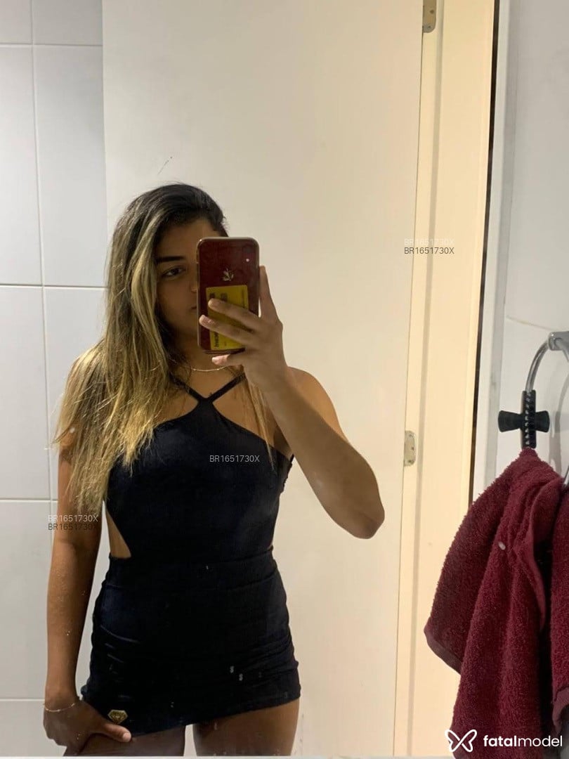Acompanhante mulher com cabelo castanho de olhos castanhos em Niterói - Lunna