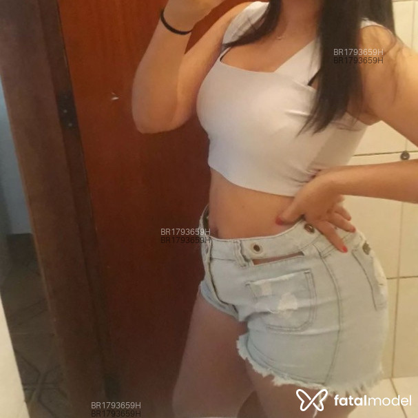 Acompanhante mulher com cabelo castanho de olhos castanhos em Brasília Acompanhante mulher com cabelo castanho de olhos castanhos em Brasília - Luara Fernanda