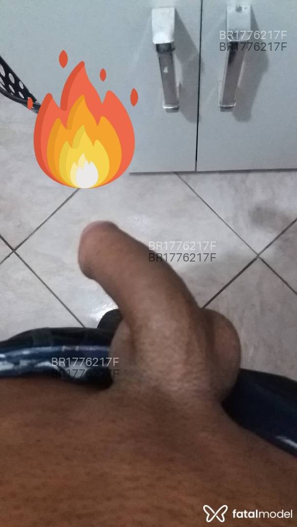 Acompanhante homem morena (o) de olhos pretos em Rio das Ostras - João