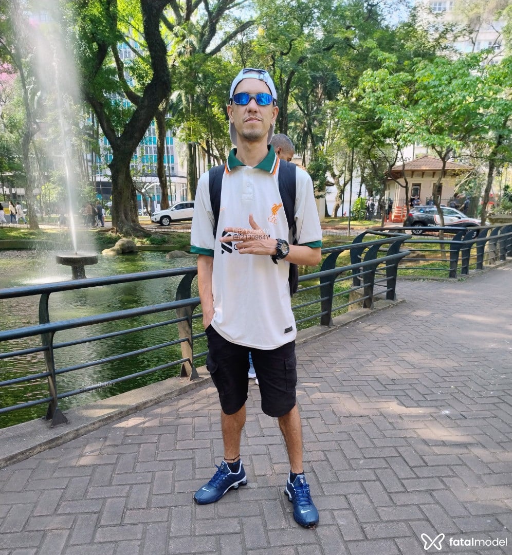 Acompanhante homem com cabelo castanho de olhos castanhos em Florianópolis - Vinícius