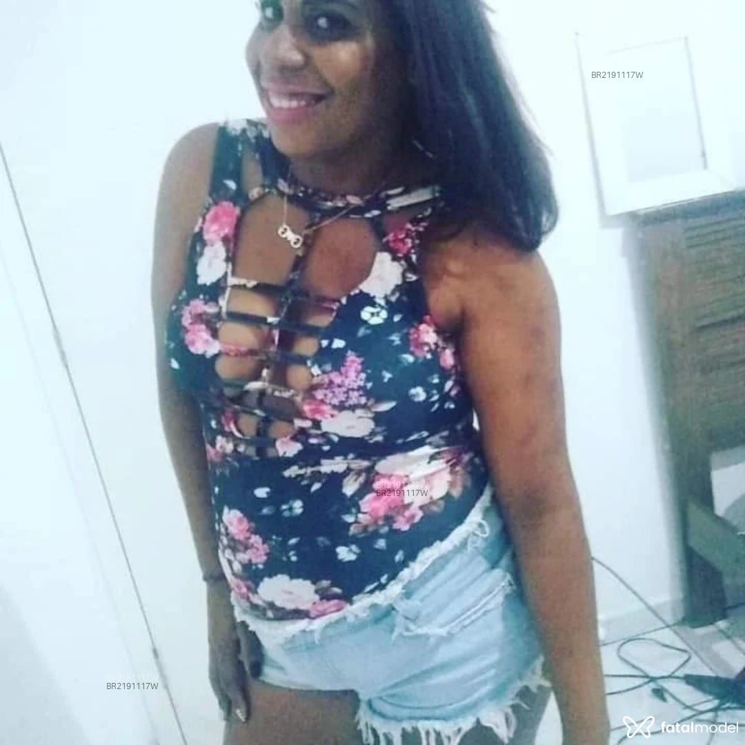Acompanhante mulher com cabelo castanho de olhos pretos em Virtual - Vitória