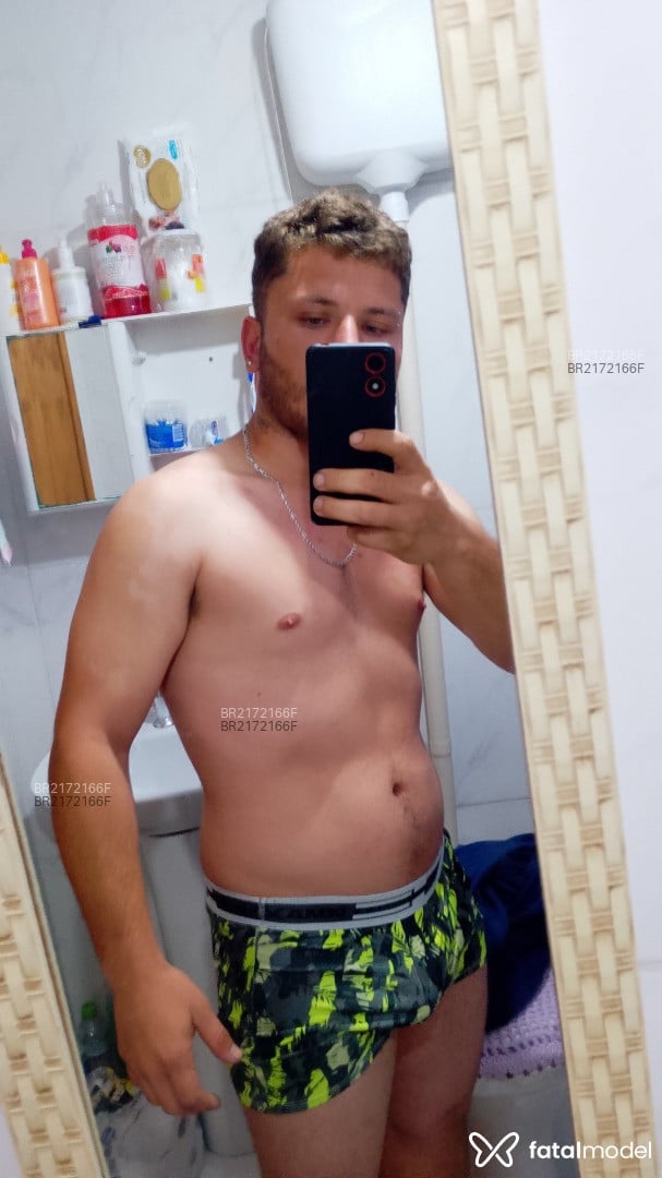 Acompanhante homem loira (o) de olhos verdes em Capão da Canoa Acompanhante homem loira (o) de olhos verdes em Capão da Canoa - Alemao
