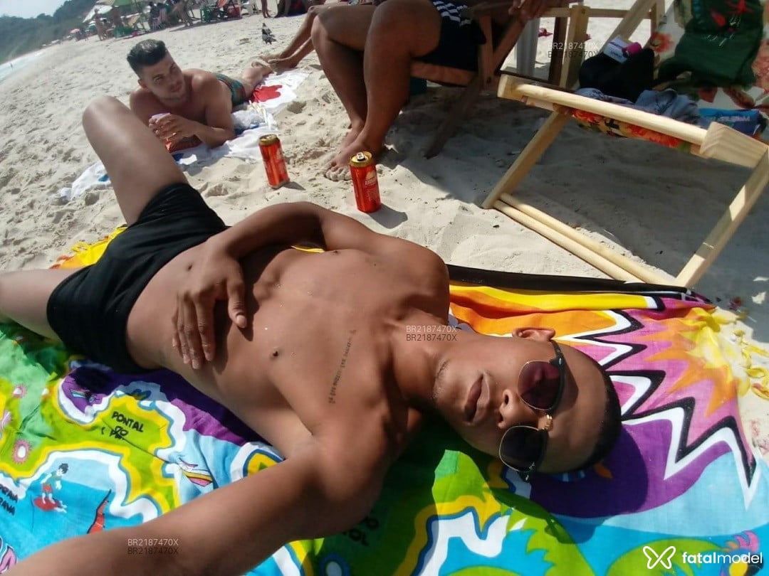 Acompanhante homem morena (o) de olhos castanhos em Rio de Janeiro - Henrry