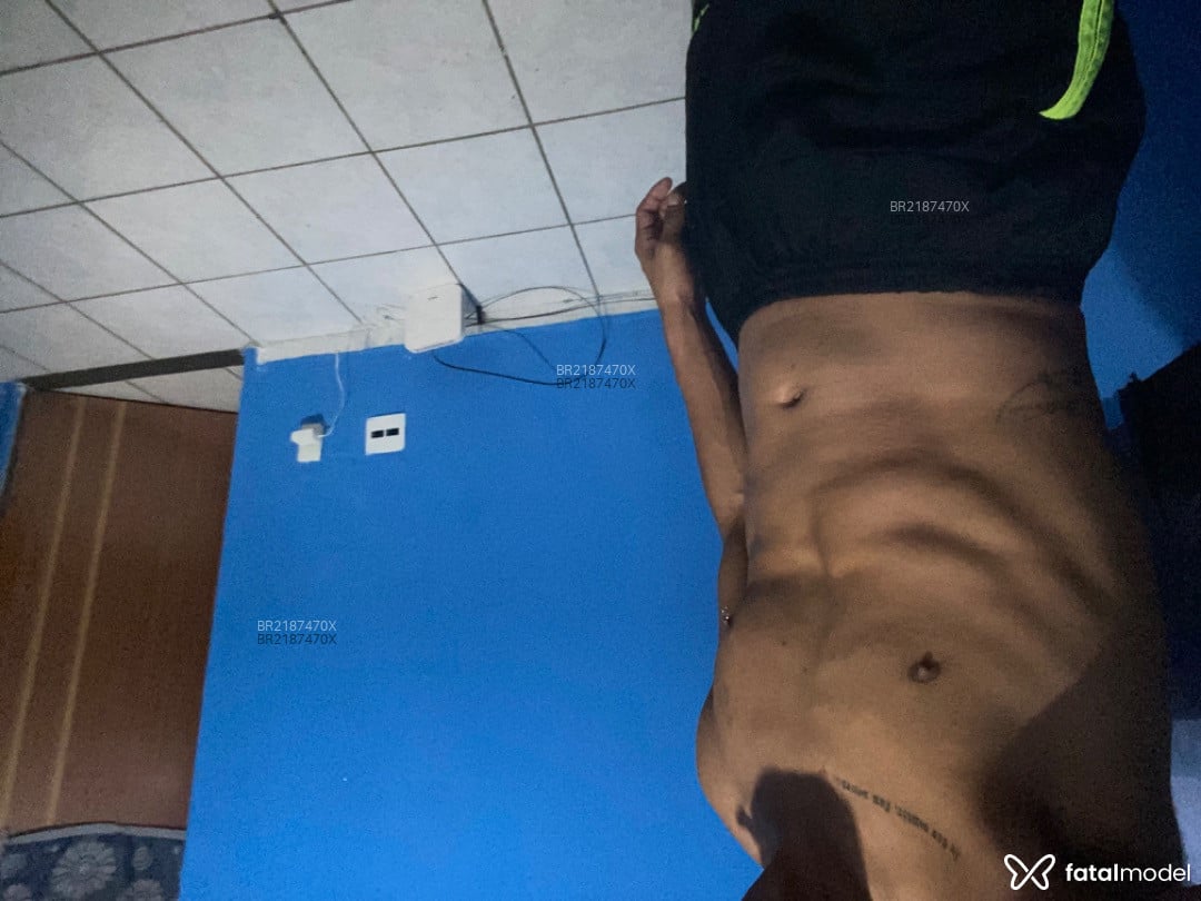 Acompanhante homem morena (o) de olhos castanhos em Rio de Janeiro - Henrry