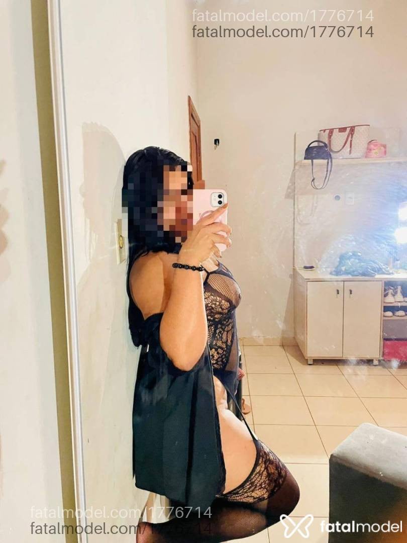 Acompanhante mulher com cabelo castanho de olhos castanhos em Ji-Paraná - Isabella