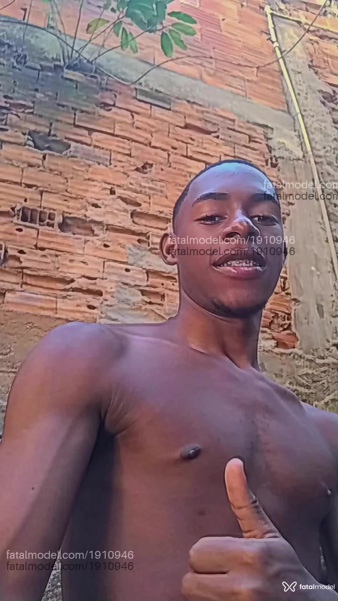 Acompanhante homem com cabelo castanho de olhos pretos em Rio de Janeiro Acompanhante homem com cabelo castanho de olhos pretos em Rio de Janeiro - Phill