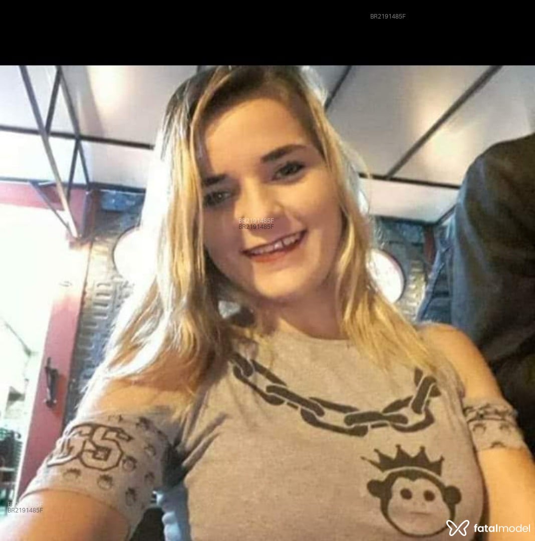 Acompanhante mulher morena (o) de olhos castanhos em Tijucas Acompanhante mulher morena (o) de olhos castanhos em Tijucas - Nari